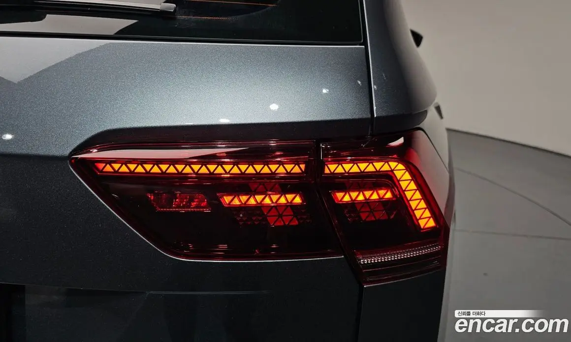 Volkswagen Tiguan 2020 2.0 автомат (гидро), фото 8 Volkswagen Tiguan 2020 2.0 автомат (гидро), фото 8