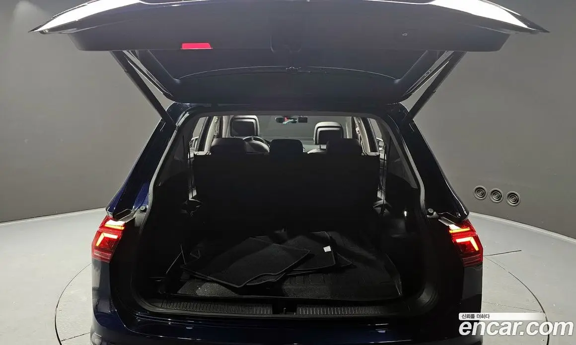 Volkswagen Tiguan 2023 2.0 автомат (гидро), фото 20