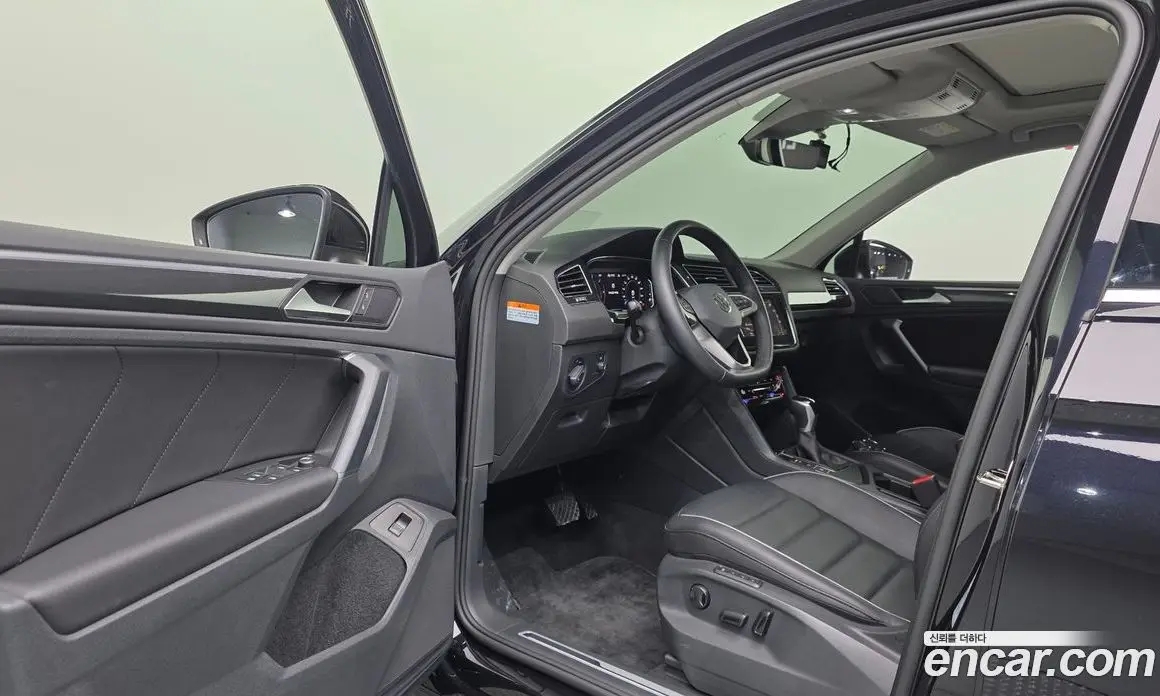 Volkswagen Tiguan 2023 2.0 автомат (гидро), фото 13 Volkswagen Tiguan 2023 2.0 автомат (гидро), фото 13