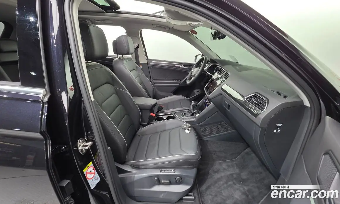 Volkswagen Tiguan 2023 2.0 автомат (гидро), фото 16 Volkswagen Tiguan 2023 2.0 автомат (гидро), фото 16