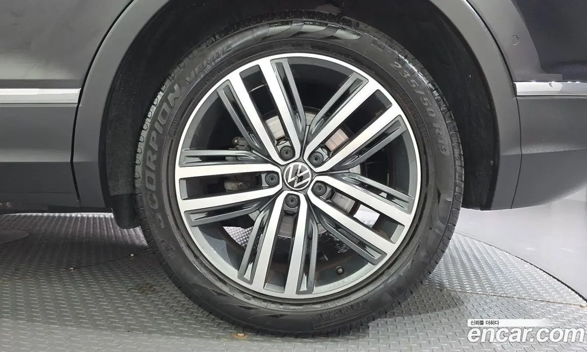 Volkswagen Tiguan 2023 2.0 автомат (гидро), фото 7 Volkswagen Tiguan 2023 2.0 автомат (гидро), фото 7