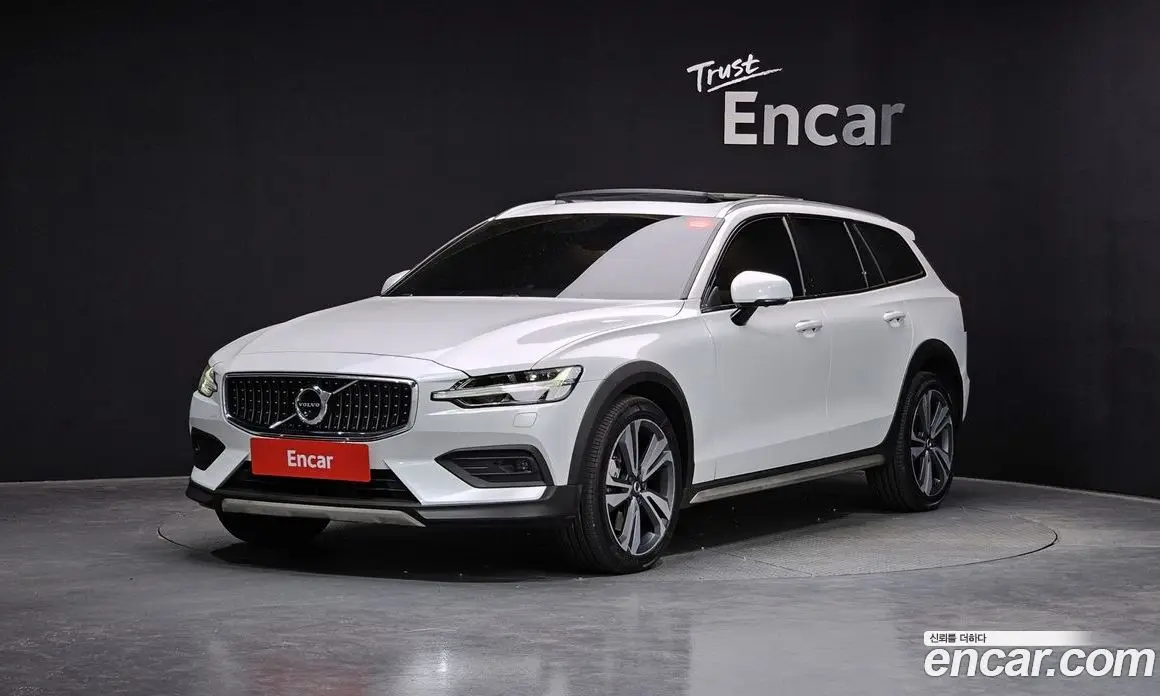 Volvo V60 2021 2.0 автомат (гидро), фото 1 Volvo V60 2021 2.0 автомат (гидро), фото 1