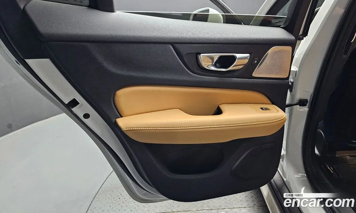 Volvo V60 2021 2.0 автомат (гидро), фото 15 Volvo V60 2021 2.0 автомат (гидро), фото 15