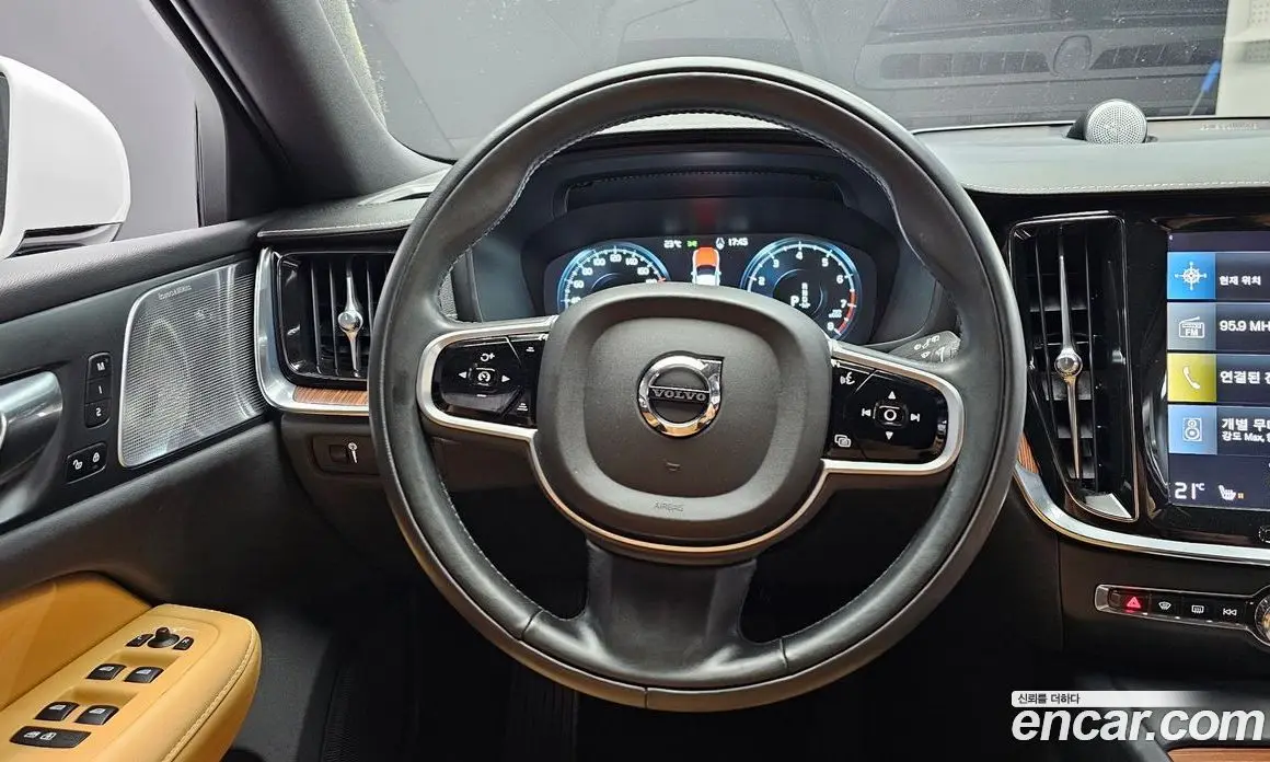 Volvo V60 2021 2.0 автомат (гидро), фото 19 Volvo V60 2021 2.0 автомат (гидро), фото 19