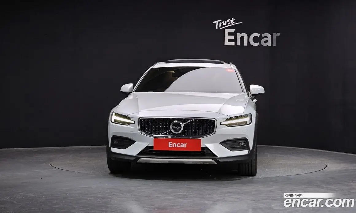 Volvo V60 2021 2.0 автомат (гидро), фото 3 Volvo V60 2021 2.0 автомат (гидро), фото 3