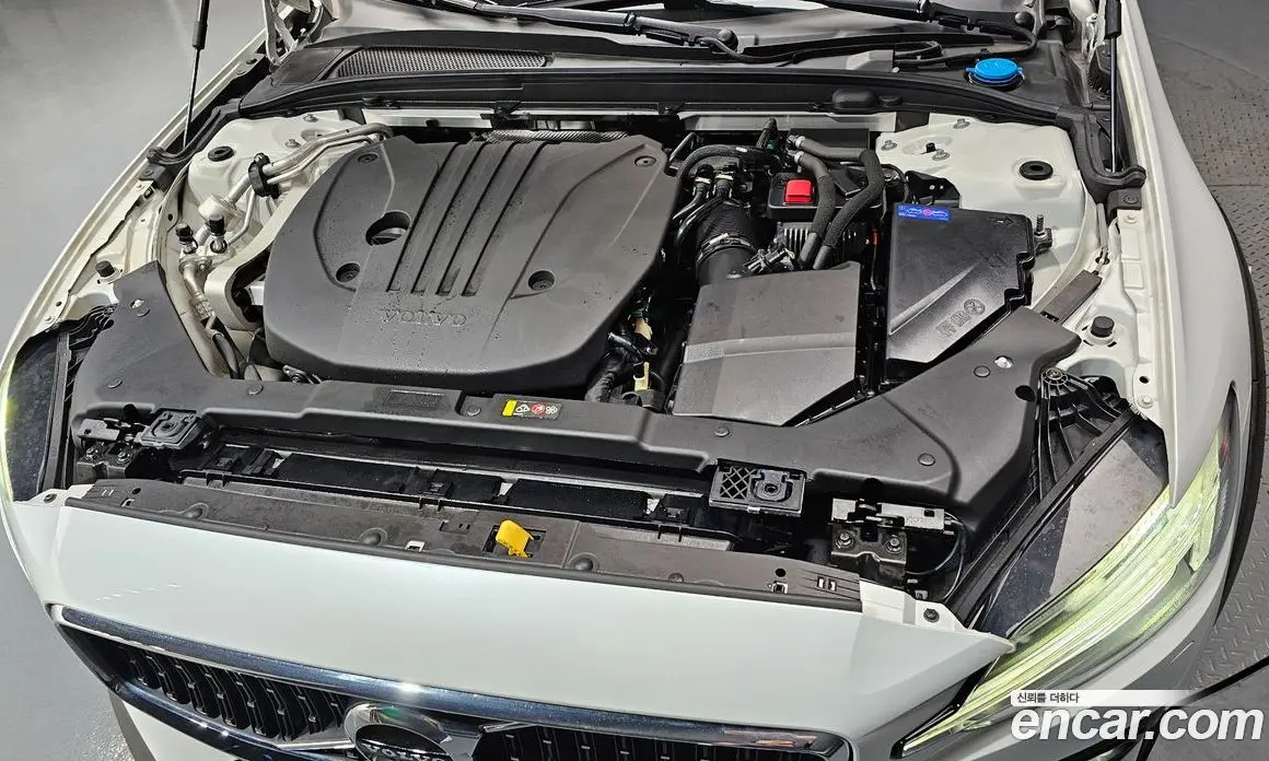 Volvo V60 2021 2.0 автомат (гидро), фото 6 Volvo V60 2021 2.0 автомат (гидро), фото 6