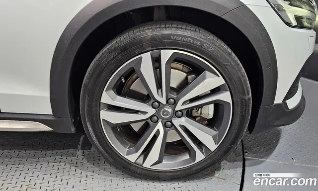 Volvo V60 2021 2.0 автомат (гидро), миниатюра 7 Volvo V60 2021 2.0 автомат (гидро), миниатюра 7