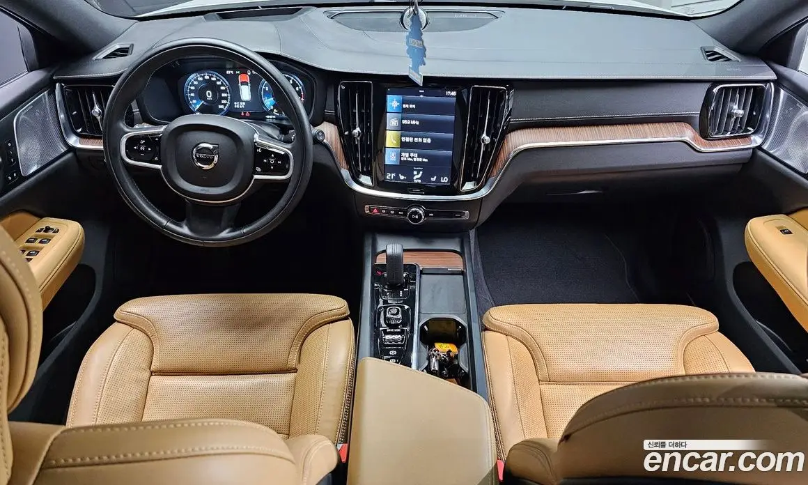 Volvo V60 2021 2.0 автомат (гидро), фото 10 Volvo V60 2021 2.0 автомат (гидро), фото 10