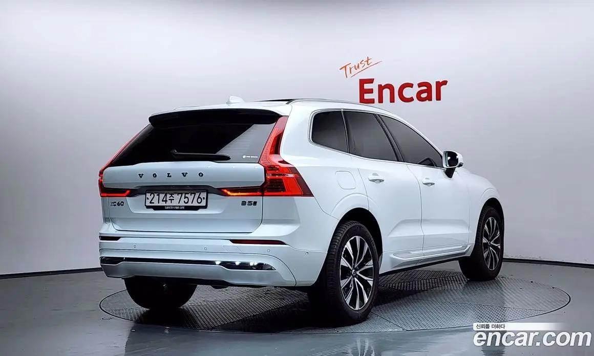 Volvo XC60 2023 2.0 автомат (гидро), фото 1 Volvo XC60 2023 2.0 автомат (гидро), фото 1