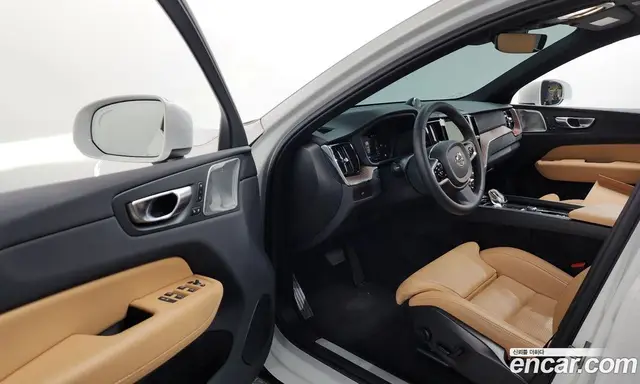 Volvo XC60 2023 2.0 автомат (гидро), миниатюра 12