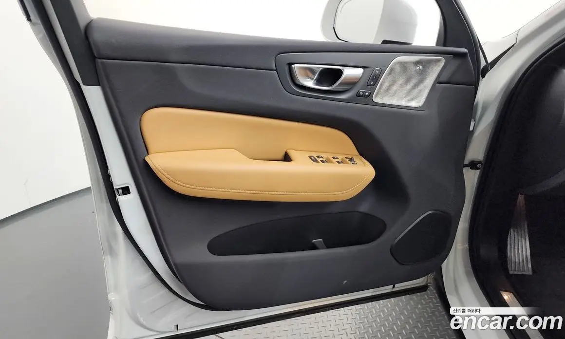 Volvo XC60 2023 2.0 автомат (гидро), фото 13 Volvo XC60 2023 2.0 автомат (гидро), фото 13