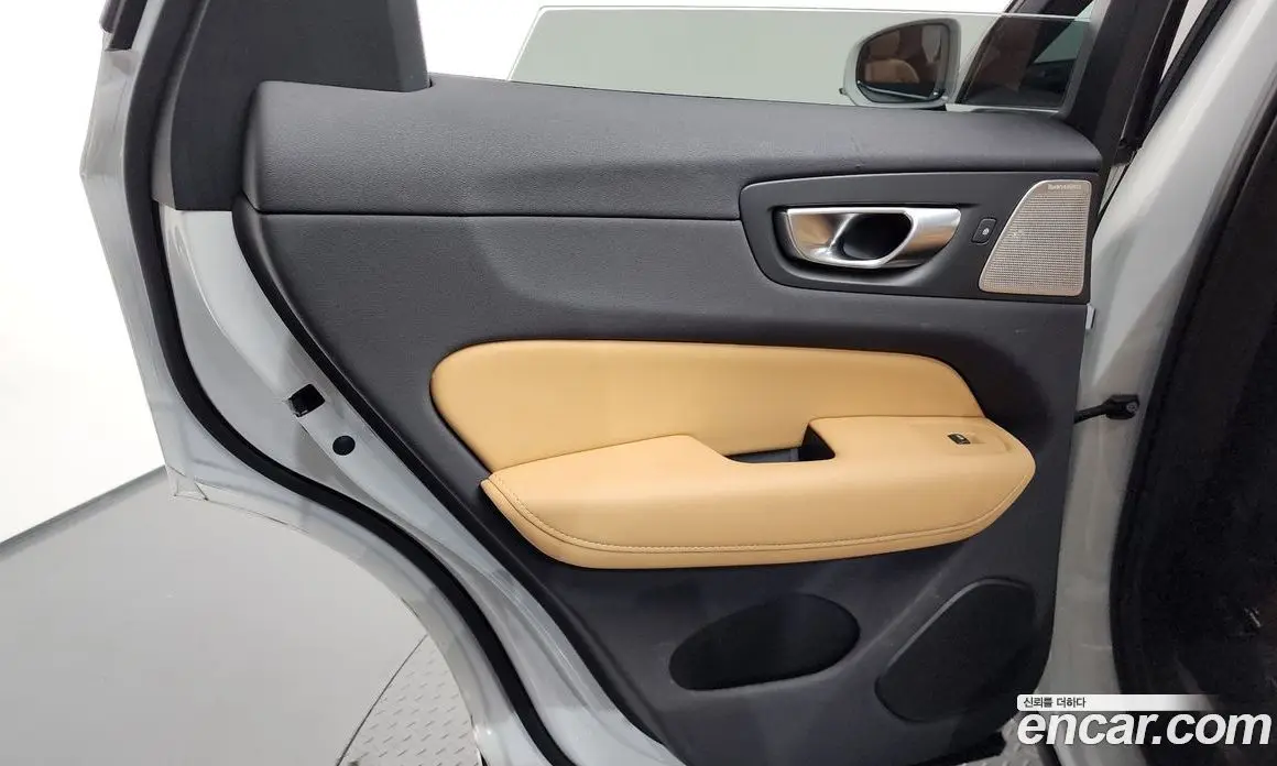 Volvo XC60 2023 2.0 автомат (гидро), фото 14 Volvo XC60 2023 2.0 автомат (гидро), фото 14