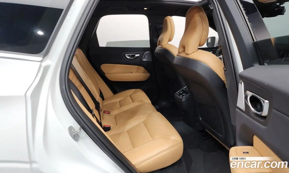 Volvo XC60 2023 2.0 автомат (гидро), фото 16 Volvo XC60 2023 2.0 автомат (гидро), фото 16