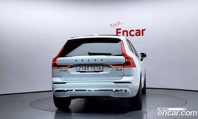 Volvo XC60 2023 2.0 автомат (гидро), миниатюра 3 Volvo XC60 2023 2.0 автомат (гидро), миниатюра 3
