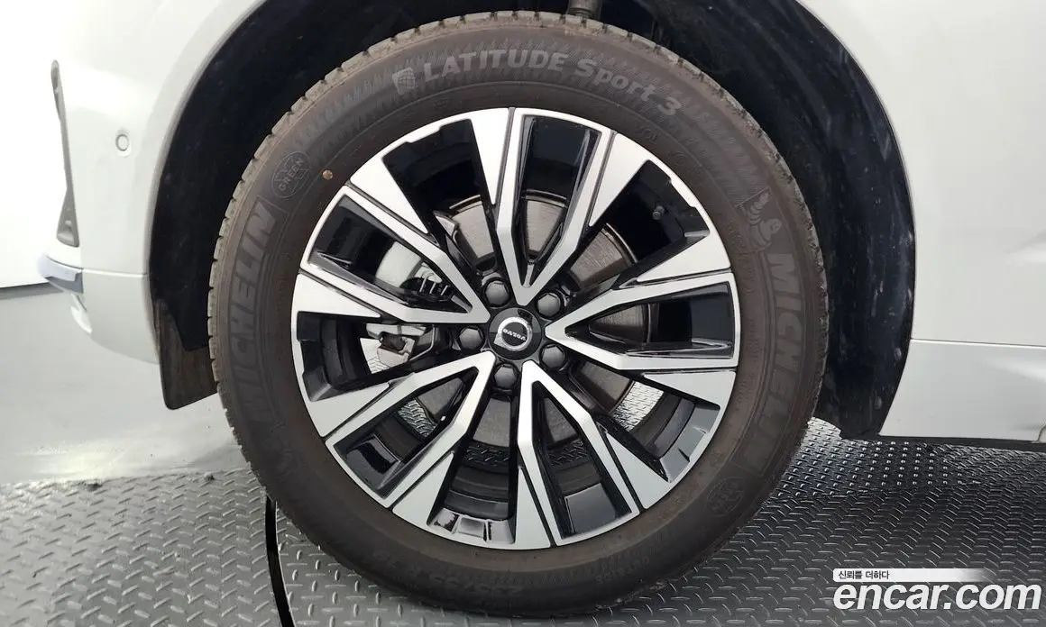 Volvo XC60 2023 2.0 автомат (гидро), фото 4 Volvo XC60 2023 2.0 автомат (гидро), фото 4