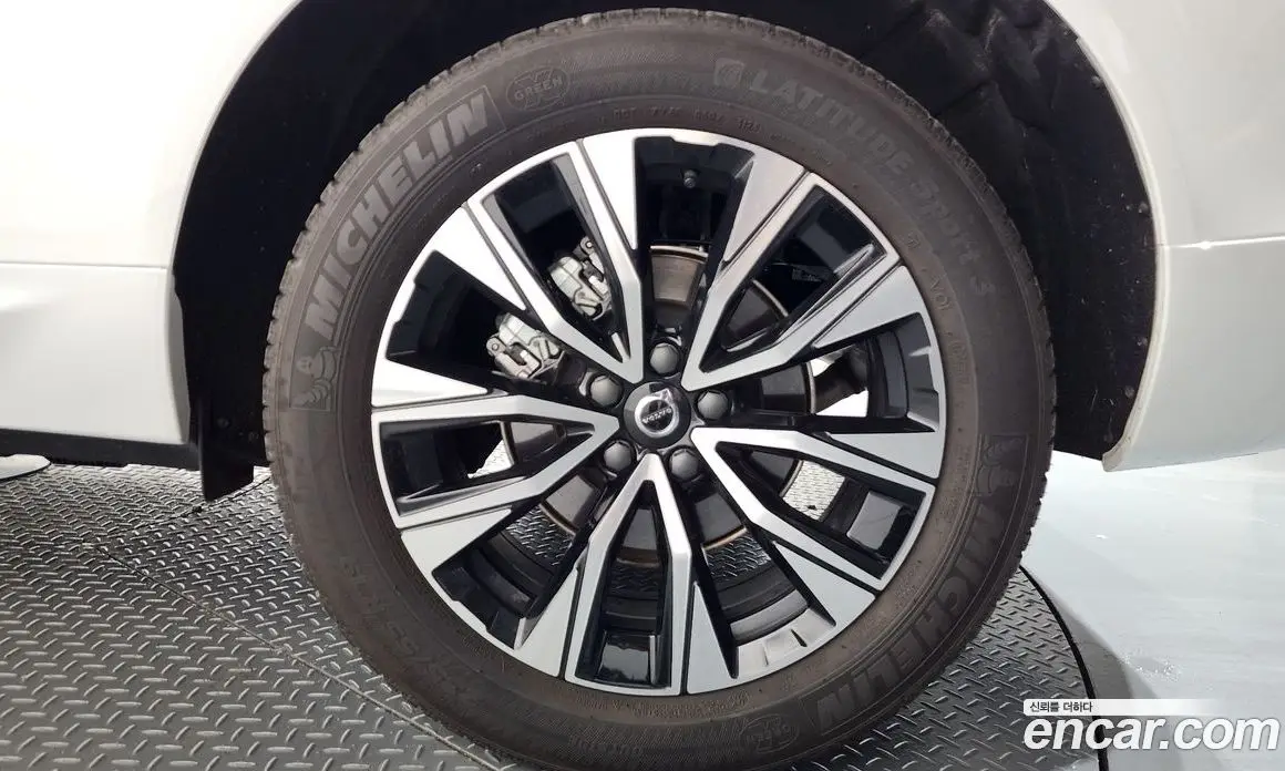 Volvo XC60 2023 2.0 автомат (гидро), фото 6 Volvo XC60 2023 2.0 автомат (гидро), фото 6