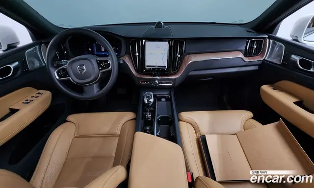 Volvo XC60 2023 2.0 автомат (гидро), миниатюра 9 Volvo XC60 2023 2.0 автомат (гидро), миниатюра 9