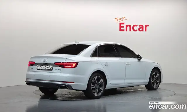 Audi A4 2019 2.0 автомат (гидро), миниатюра 2