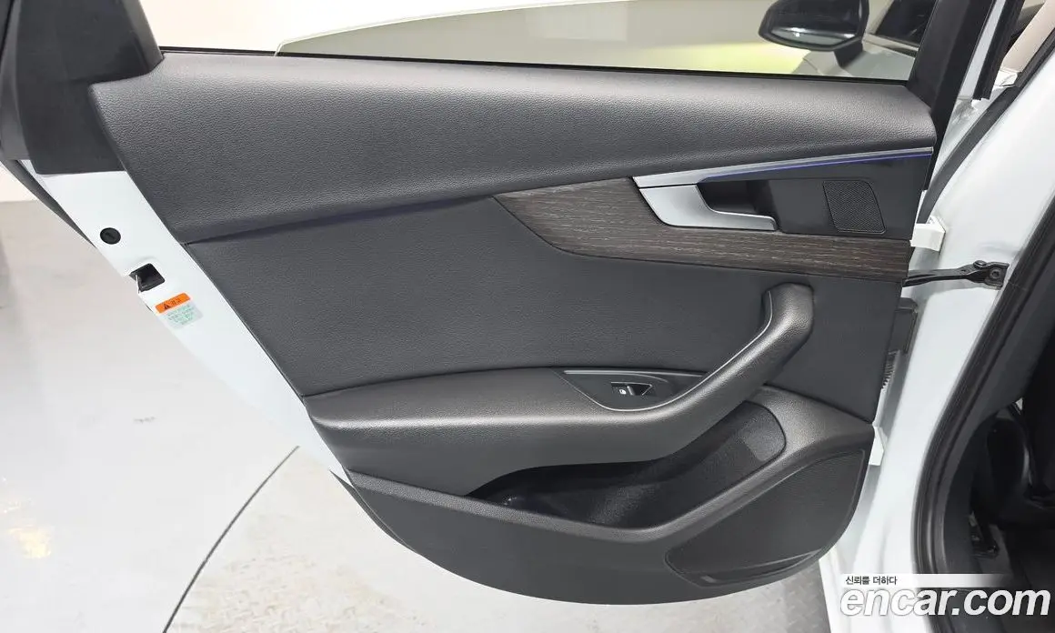 Audi A4 2019 2.0 автомат (гидро), фото 15