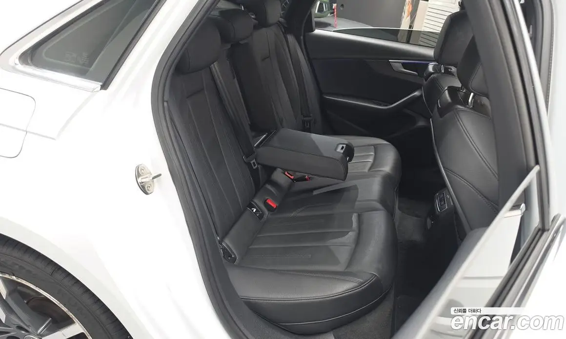 Audi A4 2019 2.0 автомат (гидро), фото 17