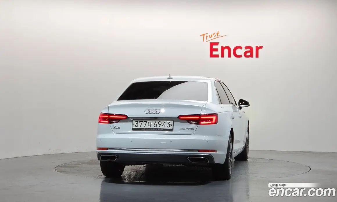 Audi A4 2019 2.0 автомат (гидро), фото 4