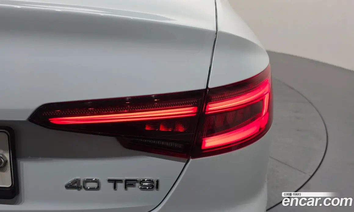 Audi A4 2019 2.0 автомат (гидро), фото 9