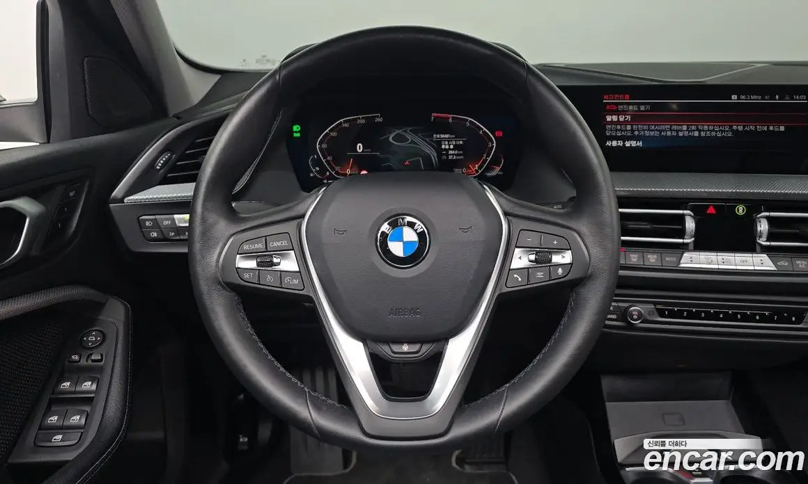 BMW 1 серия 2022 2.0 автомат (гидро), фото 13