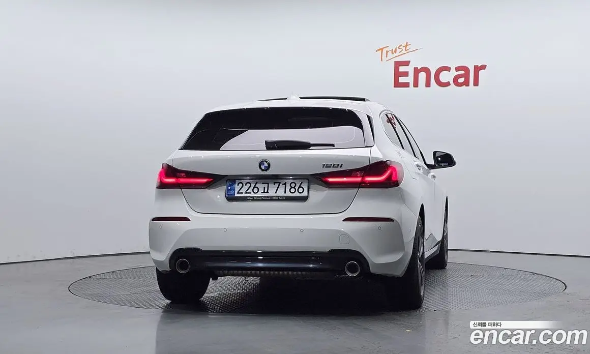 BMW 1 серия 2022 2.0 автомат (гидро), фото 4