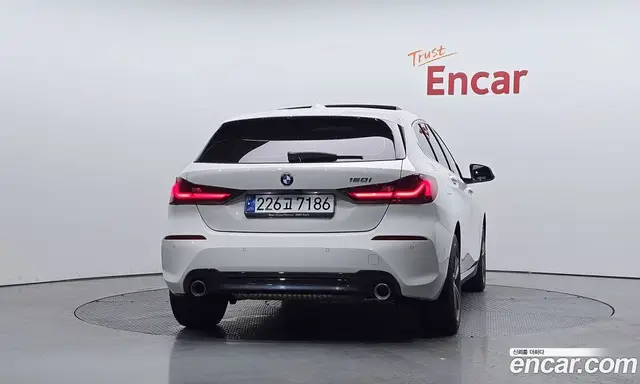 BMW 1 серия 2022 2.0 автомат (гидро), миниатюра 4