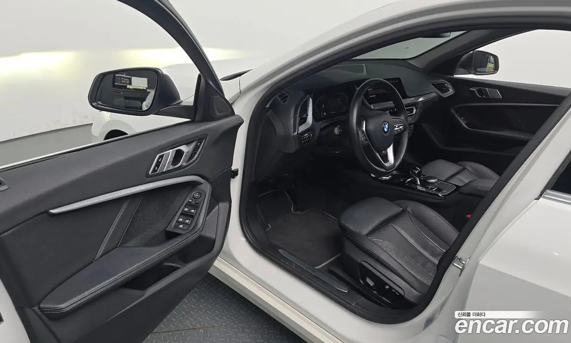 BMW 1 серия 2022 2.0 автомат (гидро), фото 10