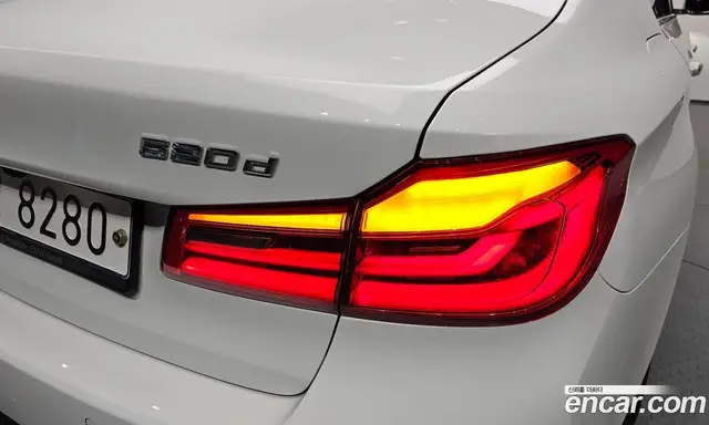 BMW 5 серия 2017 2.0 автомат (гидро), миниатюра 8 BMW 5 серия 2017 2.0 автомат (гидро), миниатюра 8