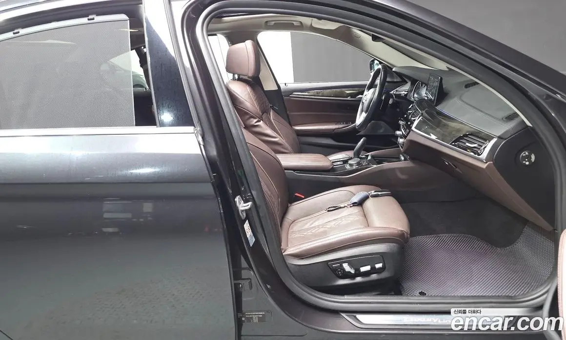 BMW 5 серия 2018 3.0 автомат (гидро), фото 16