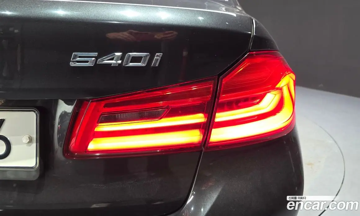 BMW 5 серия 2018 3.0 автомат (гидро), фото 9