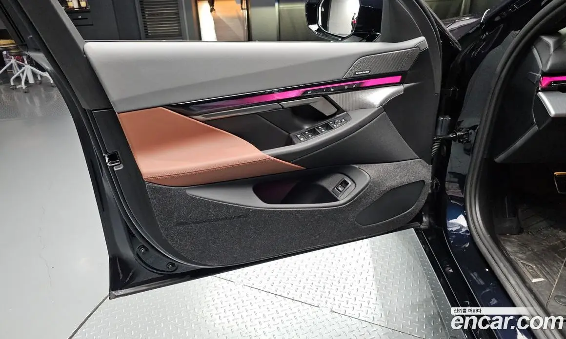 BMW 5 серия 2025 2.0 автомат (гидро), фото 14