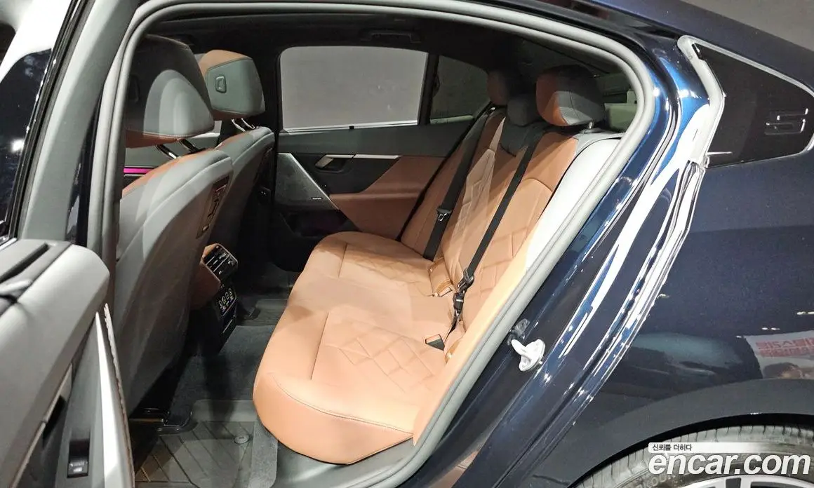 BMW 5 серия 2025 2.0 автомат (гидро), фото 16