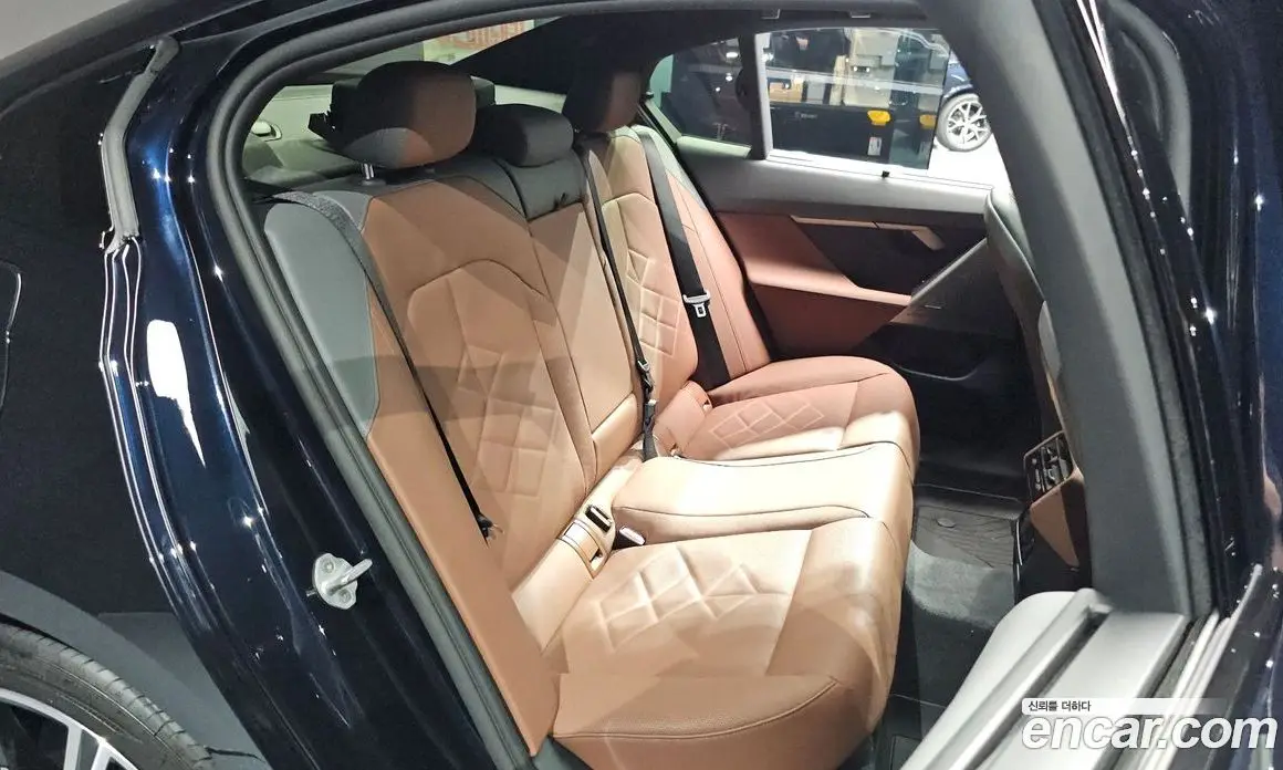 BMW 5 серия 2025 2.0 автомат (гидро), фото 17