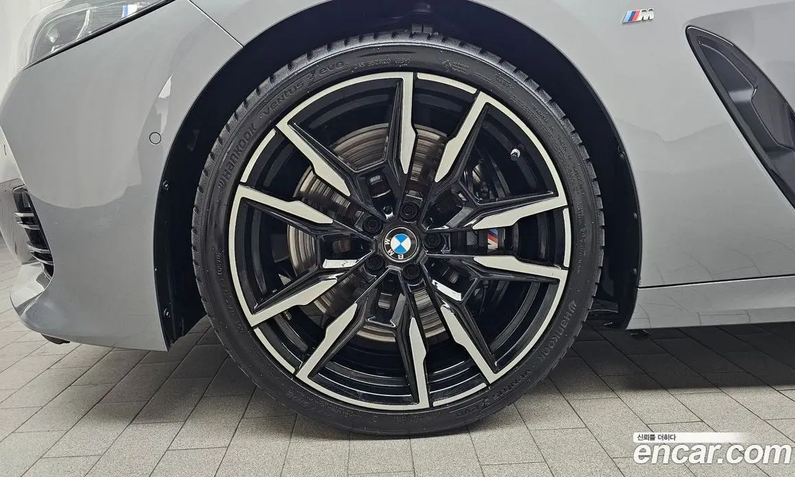BMW 8 серия 2025 4.4 автомат (гидро), фото 4 BMW 8 серия 2025 4.4 автомат (гидро), фото 4