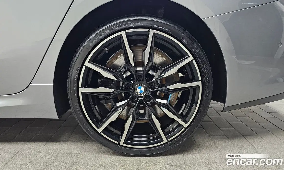 BMW 8 серия 2025 4.4 автомат (гидро), фото 6 BMW 8 серия 2025 4.4 автомат (гидро), фото 6