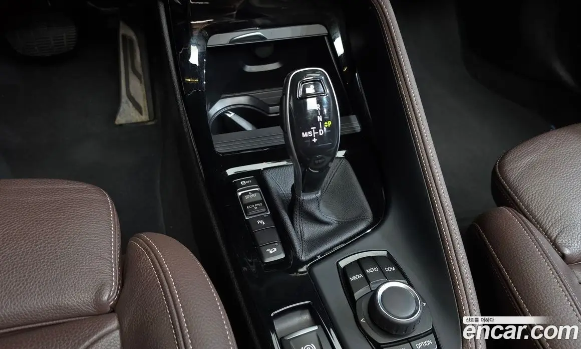 BMW X1 2021 2.0 автомат (гидро), фото 12