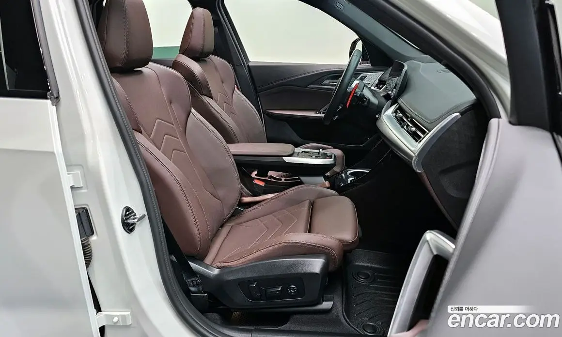 BMW X1 2025 2.0 автомат (гидро), фото 16