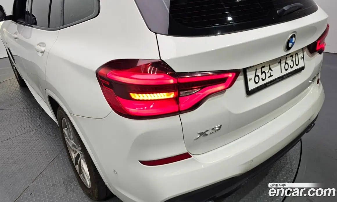 BMW X3 2018 2.0 автомат (гидро), фото 9
