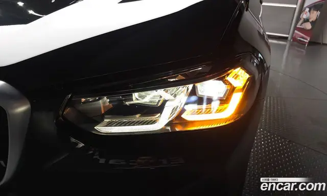 BMW X4 2024 2.0 автомат (гидро), миниатюра 8