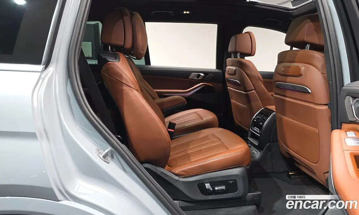 BMW X7 2023 3.0 автомат (гидро), фото 16