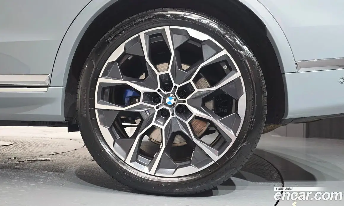 BMW X7 2023 3.0 автомат (гидро), фото 6