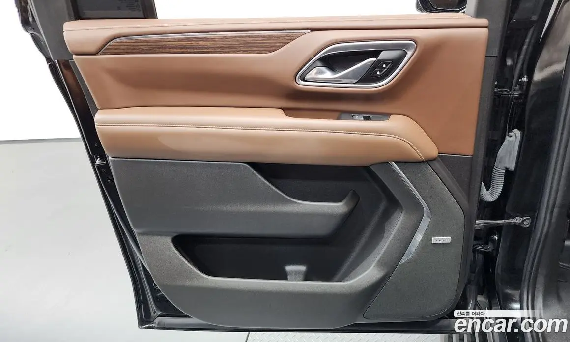 Chevrolet Surburban 2021 6.2 автомат (гидро), фото 15