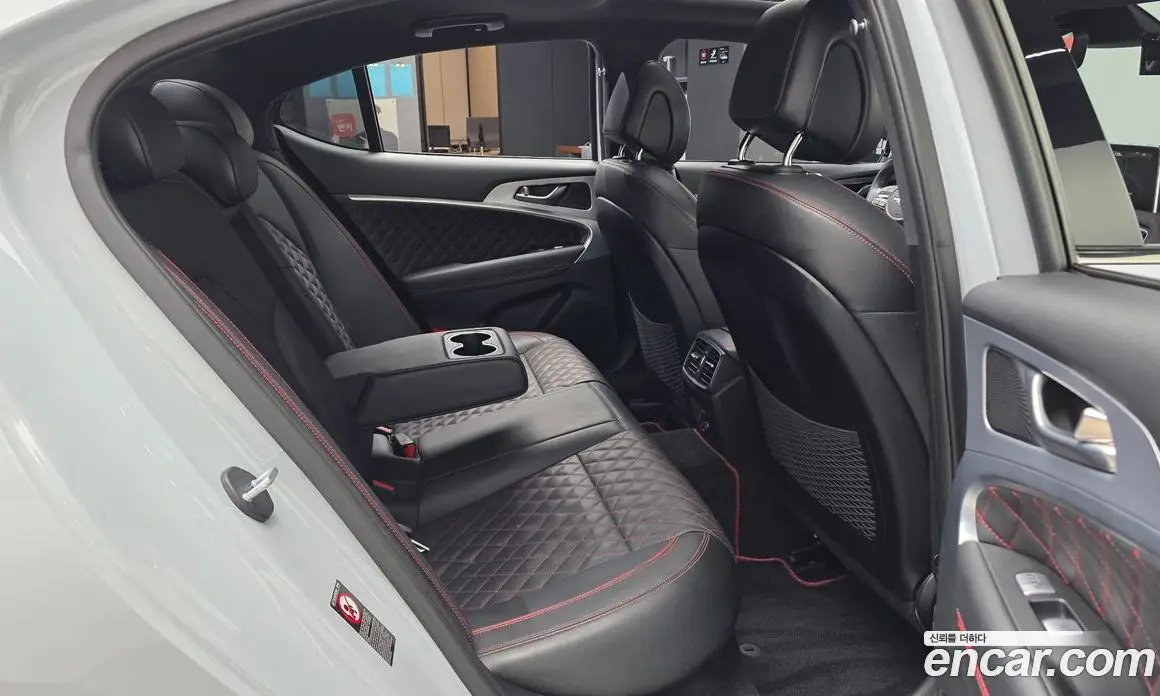 Genesis G70 2018 2.0 автомат (гидро), фото 16 Genesis G70 2018 2.0 автомат (гидро), фото 16