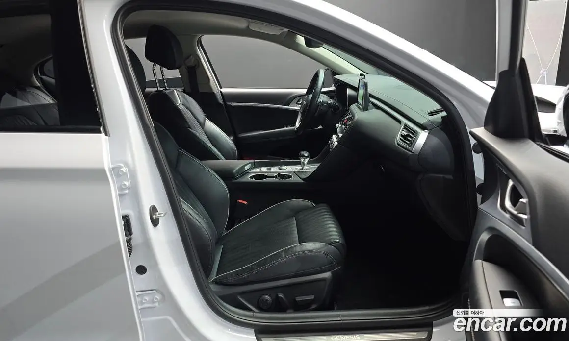 Genesis G70 2019 2.0 автомат (гидро), фото 16 Genesis G70 2019 2.0 автомат (гидро), фото 16