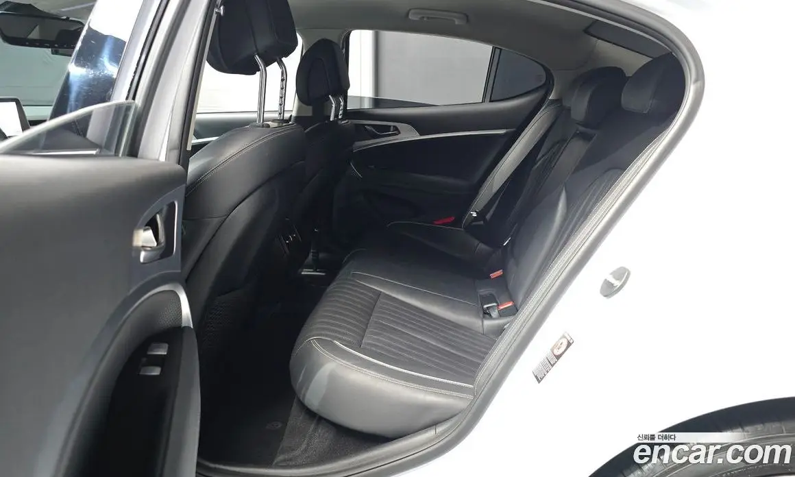 Genesis G70 2019 2.0 автомат (гидро), фото 18 Genesis G70 2019 2.0 автомат (гидро), фото 18