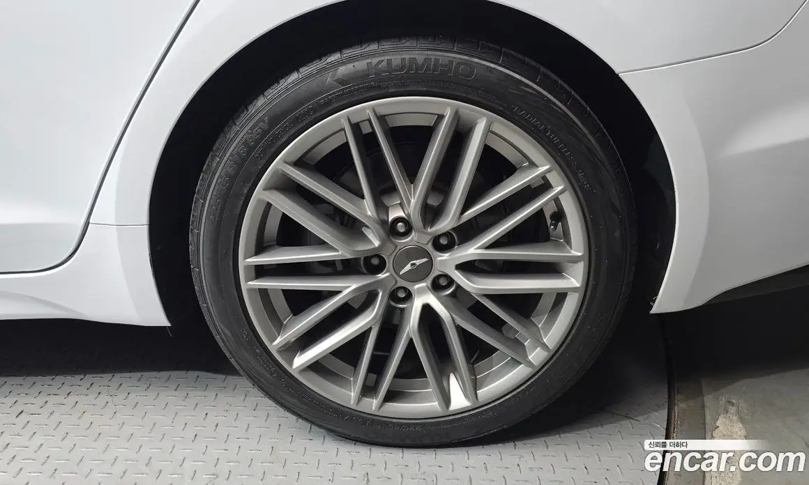 Genesis G70 2019 2.0 автомат (гидро), фото 7 Genesis G70 2019 2.0 автомат (гидро), фото 7