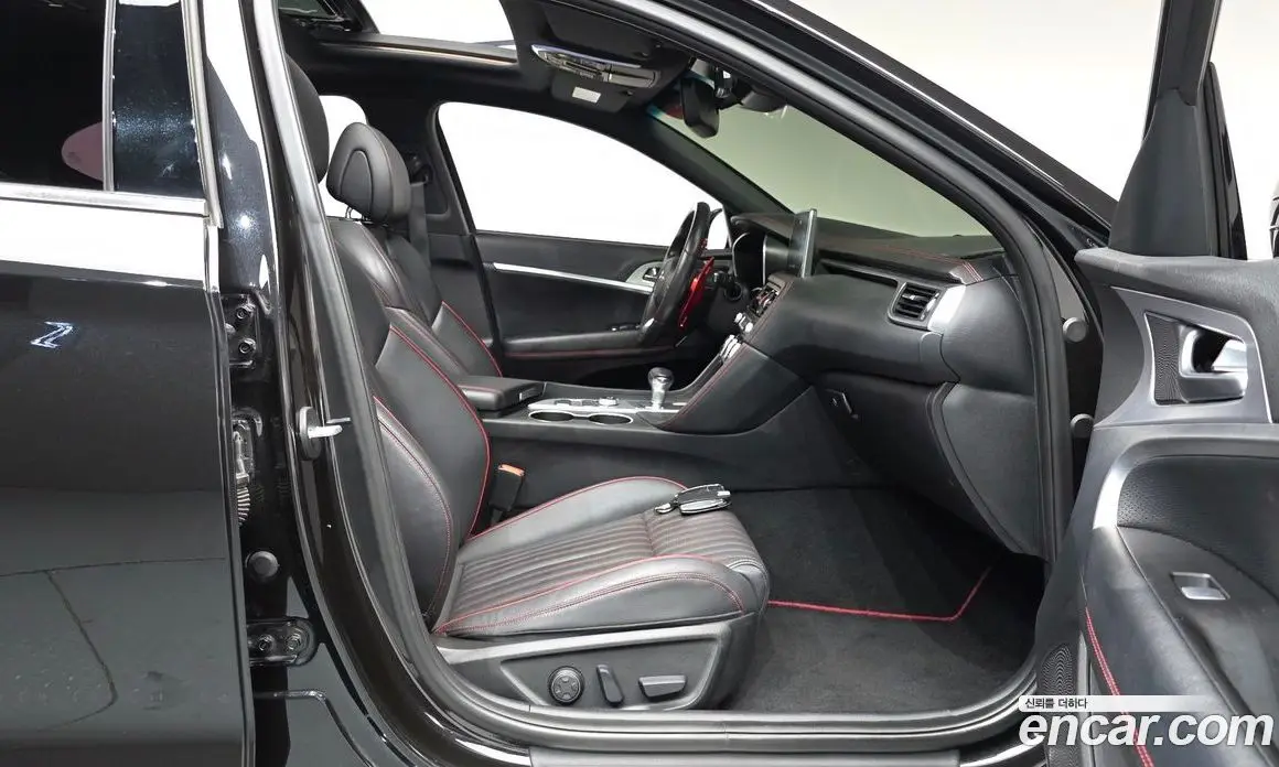 Genesis G70 2019 3.3 автомат (гидро), фото 15 Genesis G70 2019 3.3 автомат (гидро), фото 15